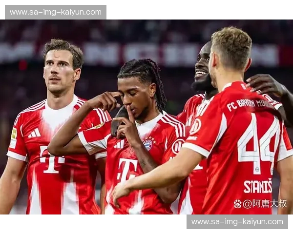 红色风暴vs红色王朝：安联球场上的巅峰对决，再续拜仁曼联欧冠传奇